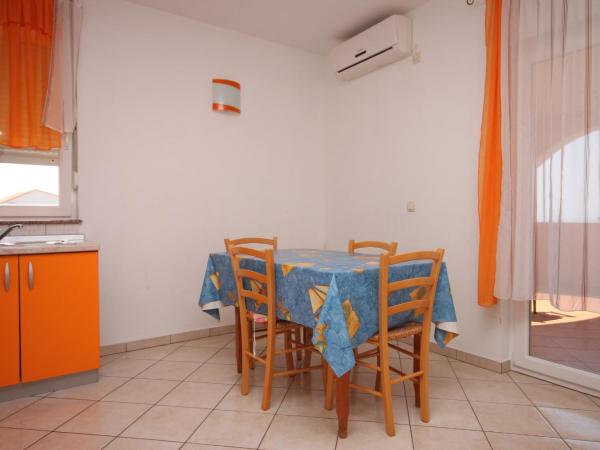 Apartments and rooms with parking space Novalja, Pag - 6341 : photo 8 de la chambre appartement 1 chambre avec terrasse - vue sur mer