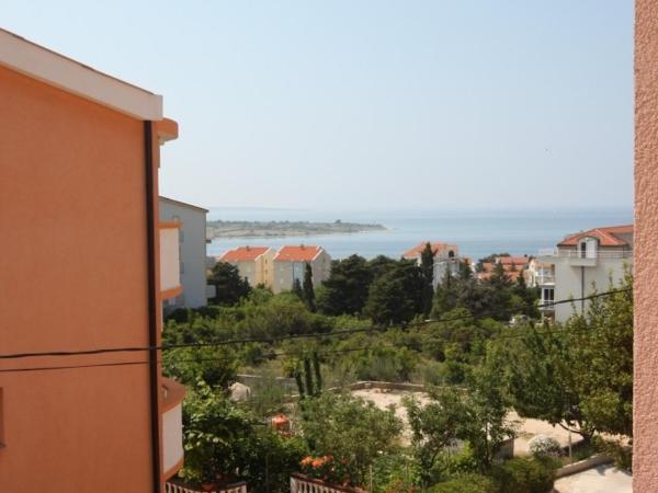 Apartments and rooms with parking space Novalja, Pag - 6341 : photo 7 de la chambre appartement 1 chambre avec balcon et vue sur mer