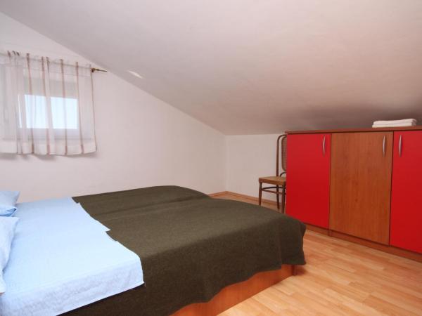 Apartments and rooms with parking space Novalja, Pag - 6341 : photo 7 de la chambre appartement 3 chambres avec terrasse et vue sur la mer