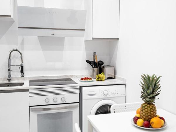 Puerto Banús Beach Apartments : photo 3 de la chambre appartement - vue sur mer