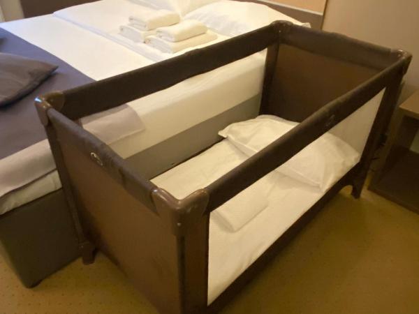 Hotel Sleep Wrocław : photo 5 de la chambre chambre familiale (2 adultes + 1 enfant jusqu'à 12 ans)