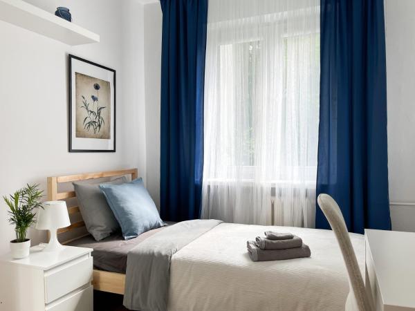 Flower House Warsaw Chopin Airport : photo 5 de la chambre chambre simple standard avec salle de bains commune