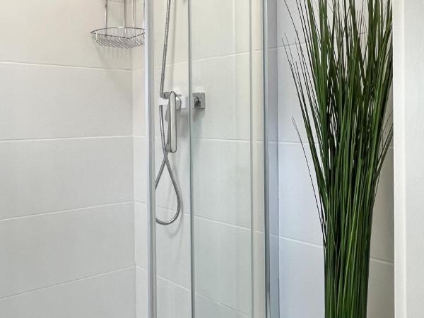 Flower House Warsaw Chopin Airport : photo 10 de la chambre chambre simple standard avec salle de bains commune