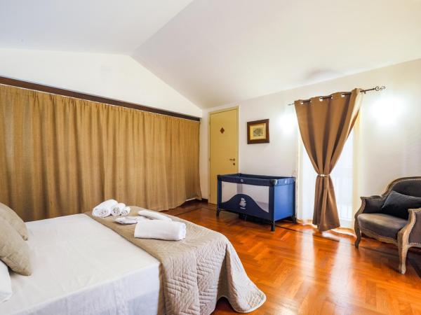 Residenza Kastrum : photo 8 de la chambre suite deluxe avec baignoire spa