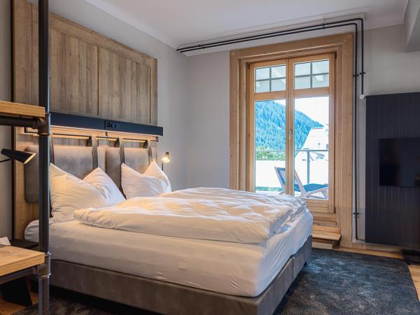 ALPINE INN Davos : photo 2 de la chambre suite junior
