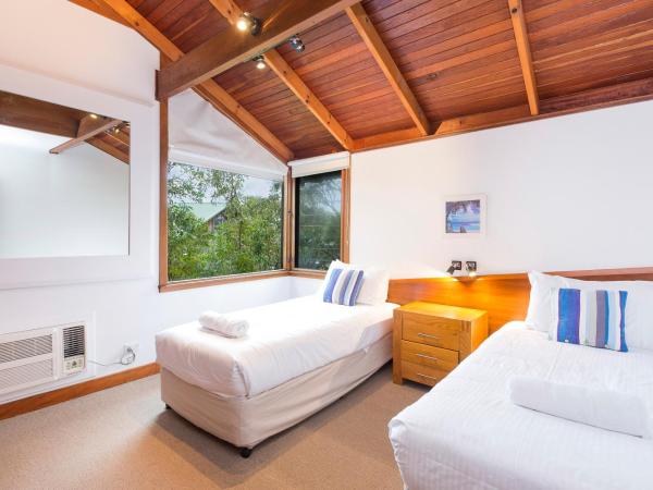 The Oasis Apartments and Treetop Houses : photo 7 de la chambre two-bedroom house with hot tub - treetop (currawong)
