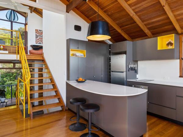 The Oasis Apartments and Treetop Houses : photo 5 de la chambre maison 2 chambres avec bain à remous - cime des arbres (bécassine)