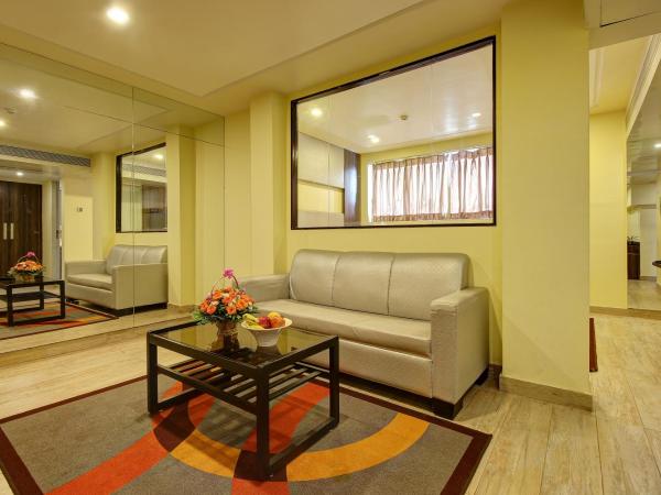 Hotel Mumbai House Juhu, Santacruz West, Mumbai : photo 5 de la chambre suite familiale