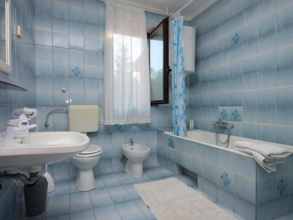 Apartments and rooms by the sea Umag - 7132 : photo 8 de la chambre appartement 2 chambres avec terrasse