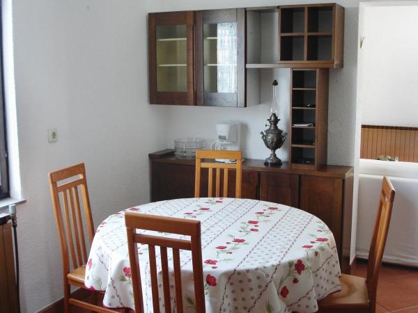 Apartments and rooms by the sea Umag - 7132 : photo 8 de la chambre appartement 2 chambres avec terrasse et vue sur la mer