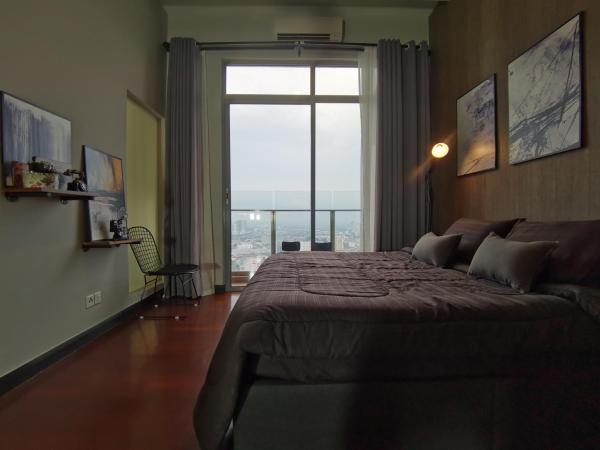 Attic Home Melaka Silverscape Residence & Jonker : photo 10 de la chambre deluxe king studio (private bathtub and city view)