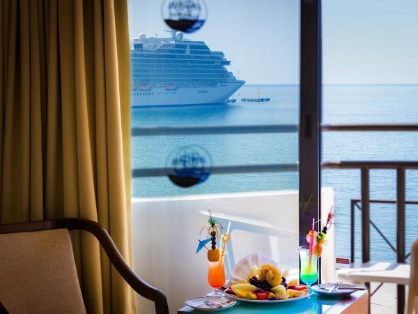 Derici Hotel : photo 7 de la chambre chambre double ou lits jumeaux (2 adultes + 1 enfant) - vue sur mer