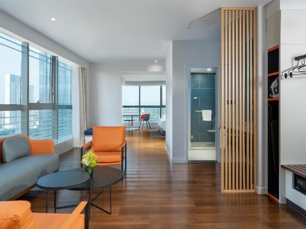 Holiday Inn Express Chengdu High-Tech Zone : photo 2 de la chambre suite 1 chambre lit king-size