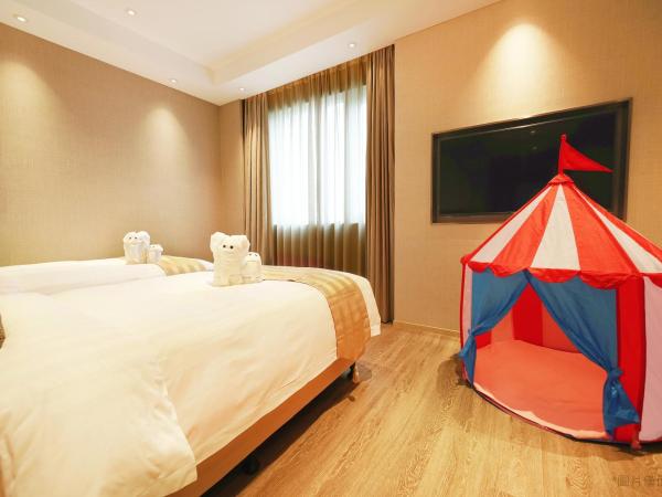 Grand Dragon Hotel : photo 4 de la chambre chambre familiale