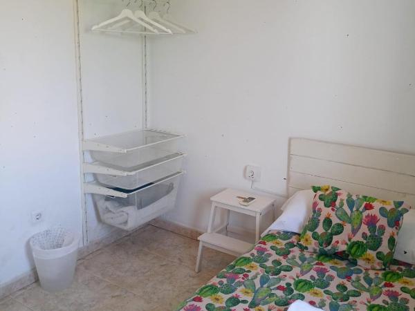 La Moraga de Poniente Malaga Hostel : photo 1 de la chambre chambre simple
