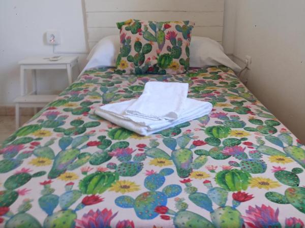 La Moraga de Poniente Malaga Hostel : photo 2 de la chambre chambre simple