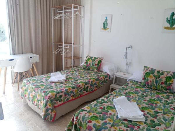 La Moraga de Poniente Malaga Hostel : photo 6 de la chambre chambre double ou lits jumeaux