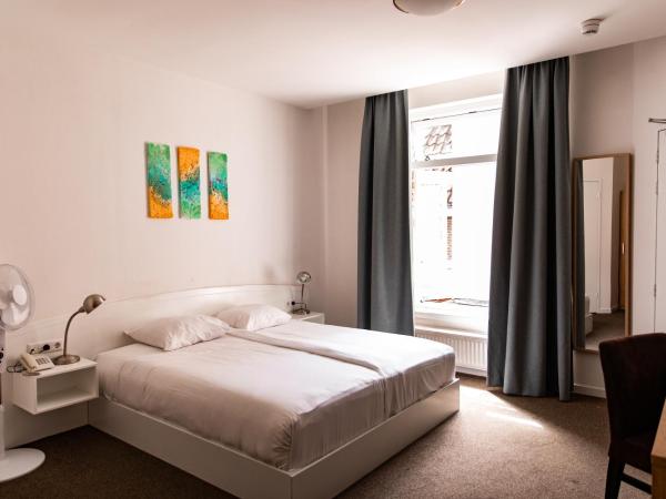 Ambassador City Centre Hotel : photo 7 de la chambre chambre confort plus