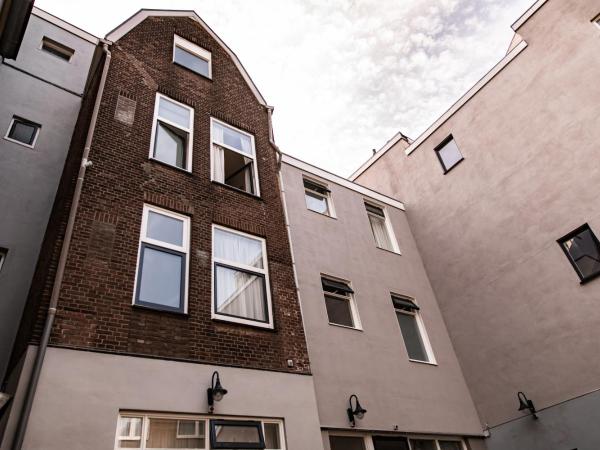 Ambassador City Centre Hotel : photo 1 de la chambre chambre familiale confort