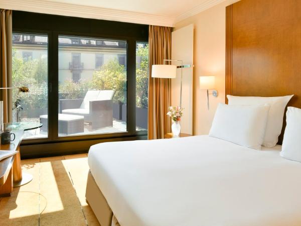 Warwick Geneva : photo 4 de la chambre chambre classique avec terrasse