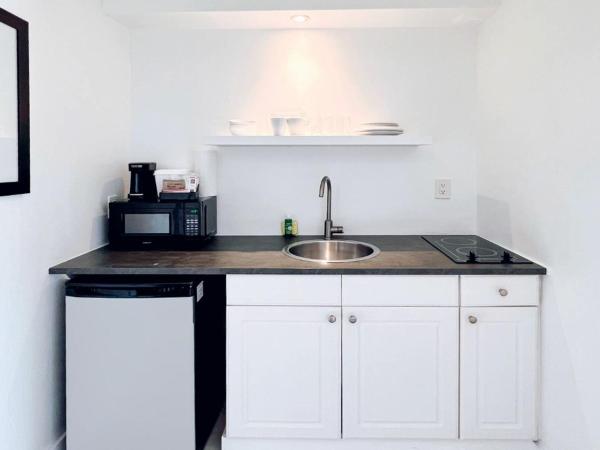 North Beach Hotel : photo 2 de la chambre chambre de luxe avec 2 lits queen-size