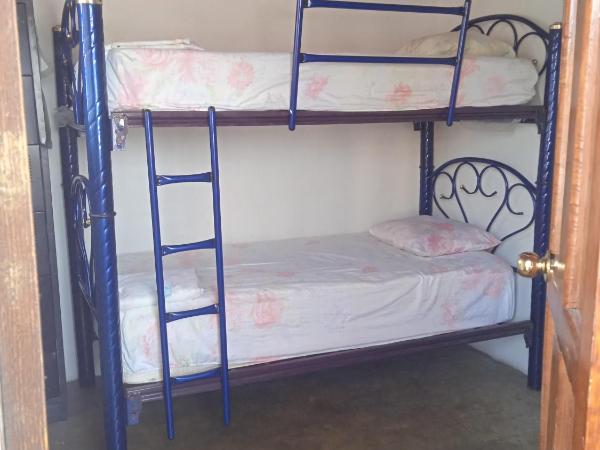 Hostal San Pueblo : photo 3 de la chambre chambre lits jumeaux standard avec salle de bains commune