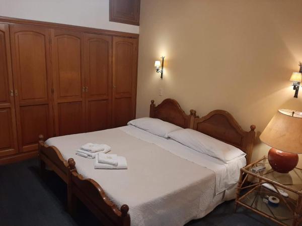 Caseros 44 B&B : photo 3 de la chambre chambre double avec salle de bains privative