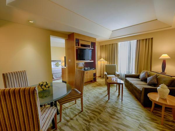 The Grand New Delhi : photo 4 de la chambre executive suite, 15% discount on food & non-alcoholic beverages, 20% discount on spa & laundry, grand club access, butler service upon request
