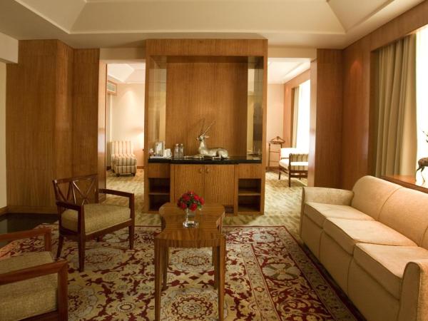 The Grand New Delhi : photo 4 de la chambre deluxe suite, 15% discount on food & non-alcoholic beverages, 20% discount on spa & laundry, grand club access, butler service upon request