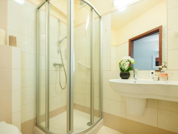 Ikar Plaza : photo 4 de la chambre chambre lits jumeaux