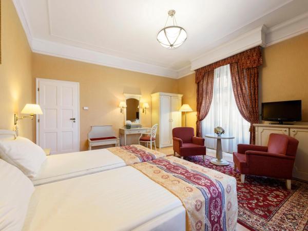 Danubius Hotel Astoria City Center : photo 3 de la chambre chambre familiale