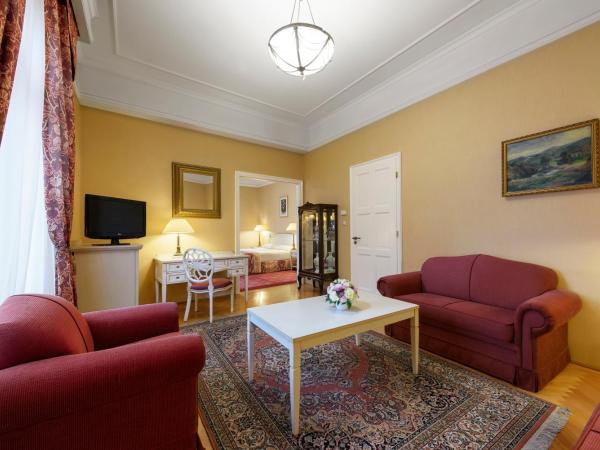 Danubius Hotel Astoria City Center : photo 2 de la chambre suite