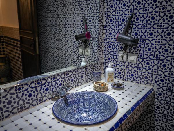 Dar Hafsa : photo 2 de la chambre chambre double deluxe avec baignoire