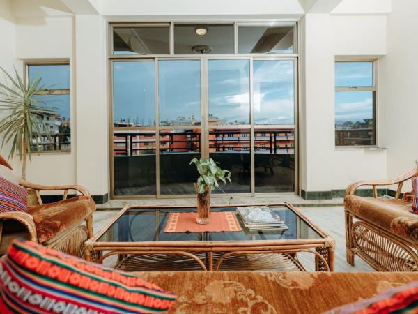 Tise Hotel : photo 8 de la chambre chambre lit queen-size avec balcon