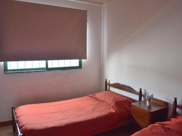 HOSTAL TILIAN : photo 2 de la chambre chambre simple standard avec salle de bains commune