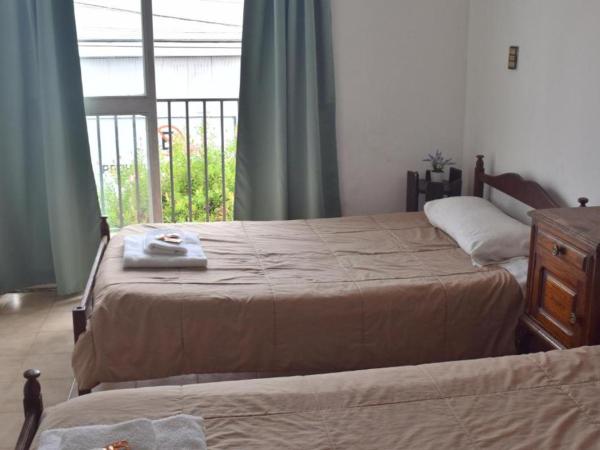 HOSTAL TILIAN : photo 1 de la chambre chambre simple standard avec salle de bains commune