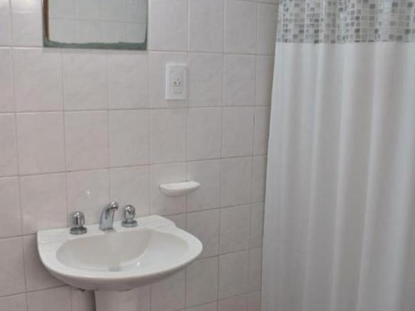 HOSTAL TILIAN : photo 3 de la chambre chambre familiale avec salle de bains privative