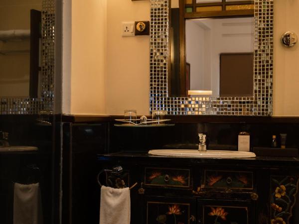 Hotel Penaga : photo 6 de la chambre chambre lits jumeaux hutton deluxe avec jacuzzi