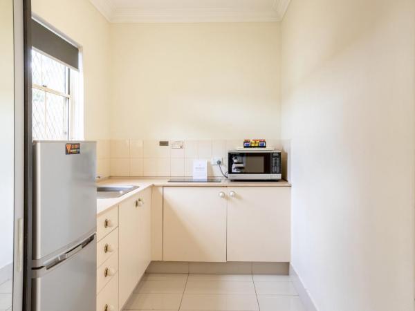 Coopers Colonial Motel : photo 10 de la chambre chambre familiale