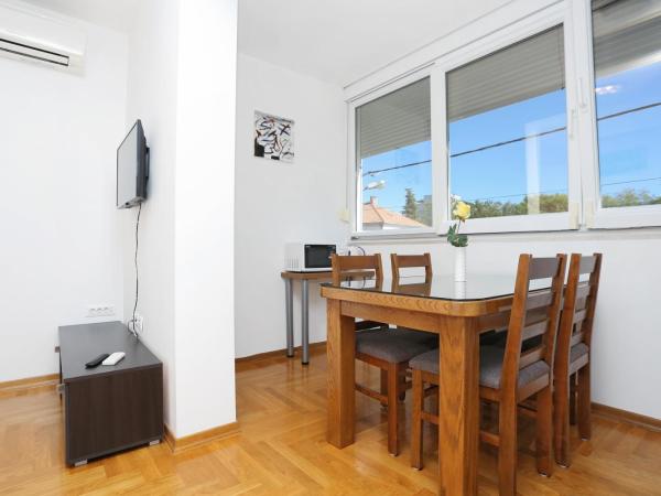 Apartments and rooms with parking space Split - 11623 : photo 10 de la chambre appartement 1 chambre