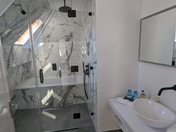 Beach Lodge : photo 1 de la chambre chambre double deluxe - vue partielle sur mer