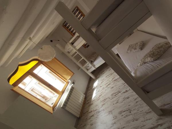 Amaka House : photo 10 de la chambre chambre quadruple avec salle de bains privative