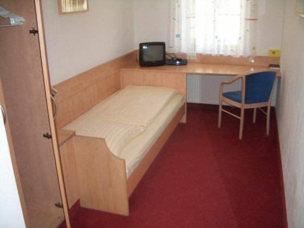 Gasthof zur Sonne : photo 2 de la chambre chambre simple - bâtiment principal