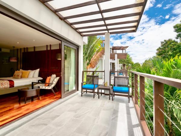 The Rock Hua Hin Beachfront Spa Resort : photo 5 de la chambre suite nacre