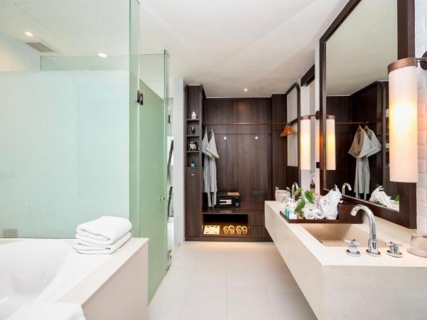 The Rock Hua Hin Beachfront Spa Resort : photo 3 de la chambre  qualia jacuzzi pool villa