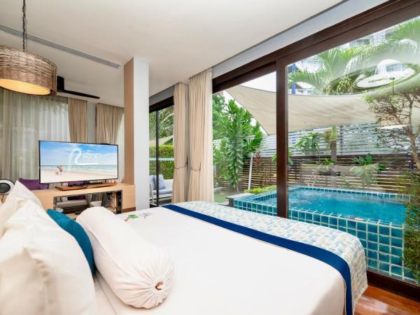 The Rock Hua Hin Beachfront Spa Resort : photo 1 de la chambre  qualia jacuzzi pool villa