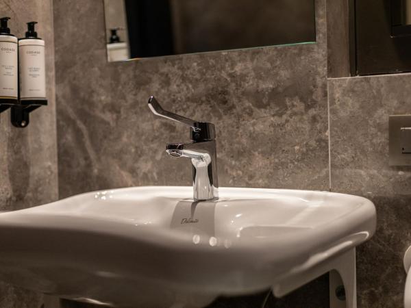 ON Residence : photo 7 de la chambre chambre classique accessible aux personnes à mobilité réduite - côté cour