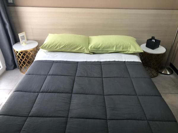 Villa Camilla Milano : photo 6 de la chambre chambre double Économique