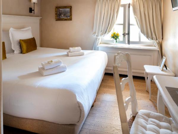 Les Quatre Dauphins : photo 1 de la chambre chambre double