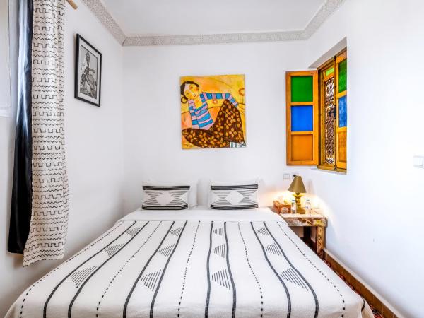 Riad Kafila : photo 3 de la chambre chambre double - fenêtre sur mer n°5